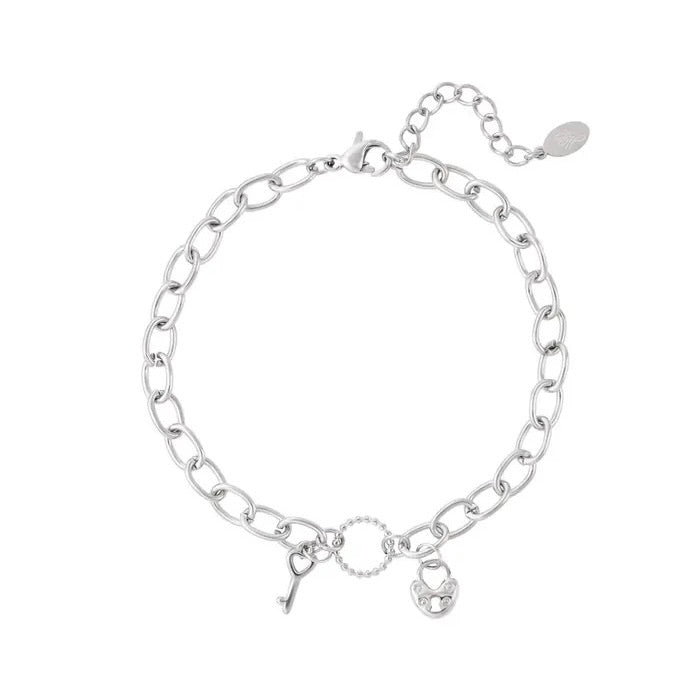 Armbandje- slotje sleuteltje zilverkleurig