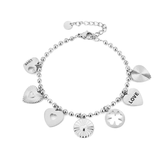 Armbandje- hartjes bedels zilverkleurig