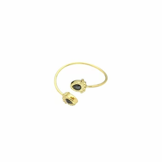 ring- steentjes zwart goudkleurig