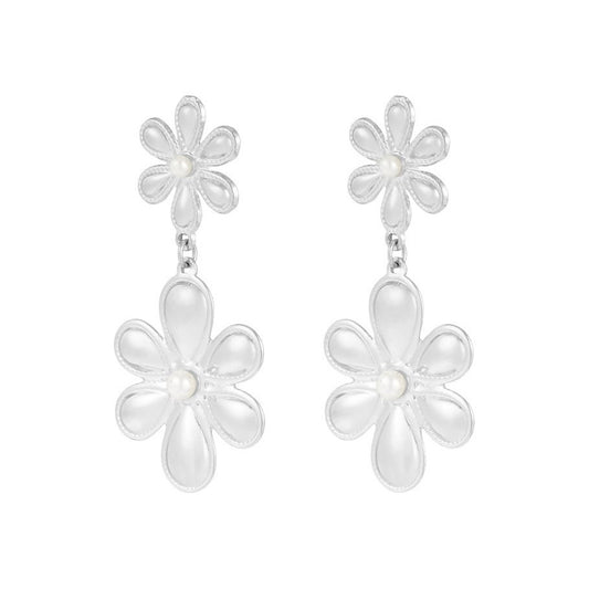 oorbellen- grote bloemen zilverkleurig