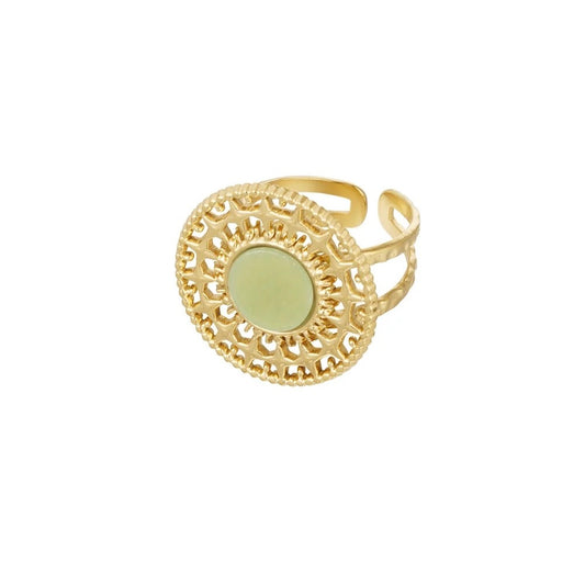 ring- rond bewerkt lichtgroen goudkleurig