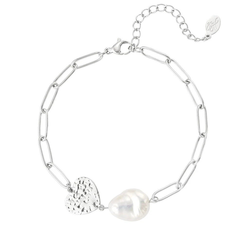 Armbandje- hart parel zilverkleurig