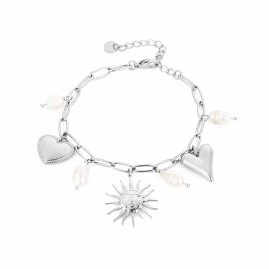 Armbandje- bedels zonnetje parels zilverkleurig