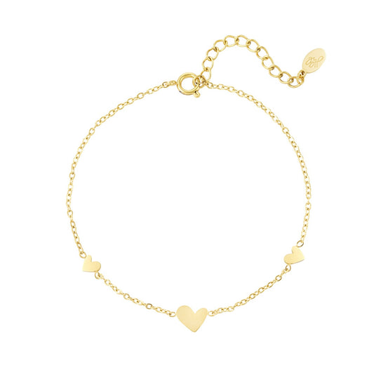 Armbandje- kleine hartjes goudkleurig