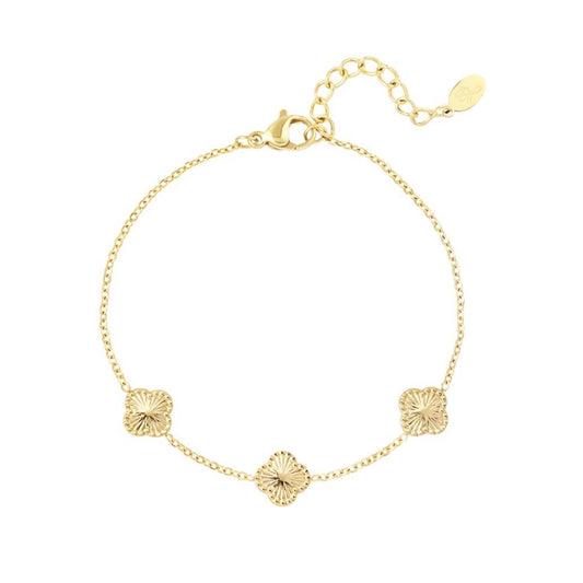 Armbandje- kleine klavertjes goudkleurig