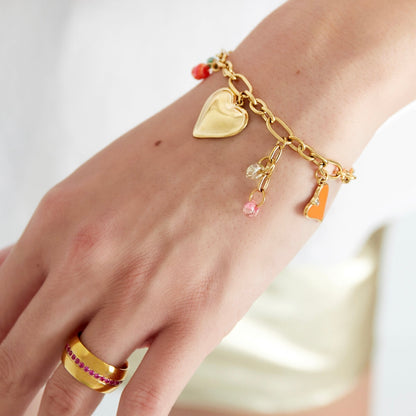 zomers bedel armbandje om pols