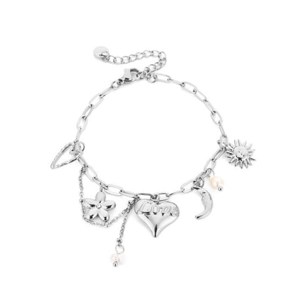 armbandje met meerdere verschillende bedels zilverkleurig