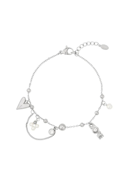zilverkleurig armbandje met love bedeltje en hartje stainless steel