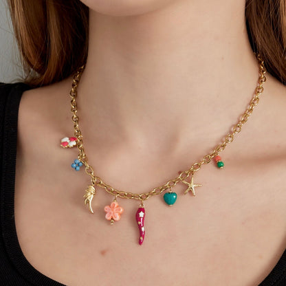 bedel ketting product foto met kleurtjes en peper