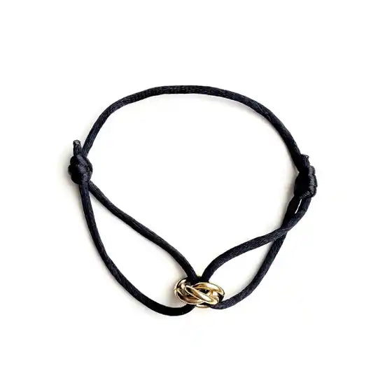 Armbandje satijnkoord met drie ringetjes- goudkleurig