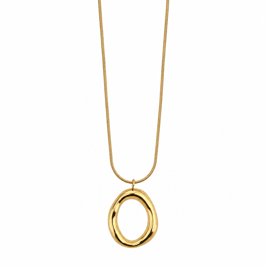 Lange goudkleurige stainless steel ketting met organische open hanger